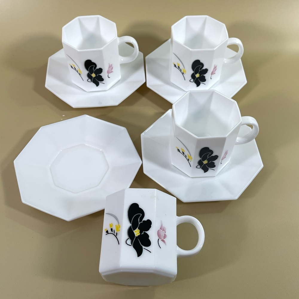 *Vintage Arcopal Anais France set 4 Octagonal Tea Coffee Cup